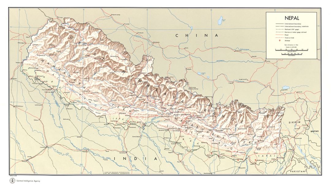 A gran escala mapa político de Nepal con socorro, carreteras, ferrocarriles, ciudades y aeropuertos - 1968