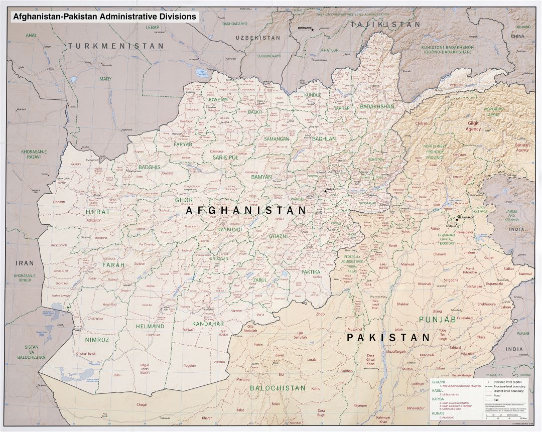 A gran escala mapa de administrativas divisiones de Afganistán y Pakistán con relieve, carreteras, ferrocarriles y principales ciudades - 2008