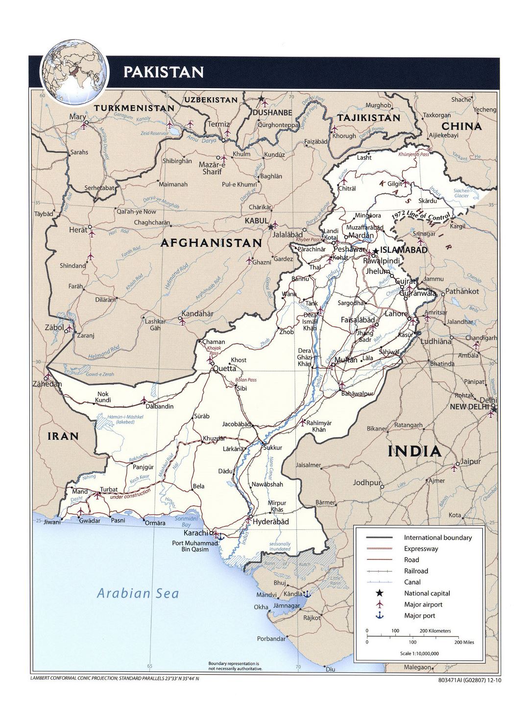 Detallado mapa político de Pakistán con carreteras, ferrocarriles, principales ciudades, aeropuertos, puertos y otras marcas - 2010