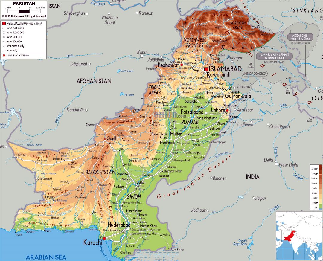 Grande mapa físico de Pakistán con carreteras, ciudades y aeropuertos