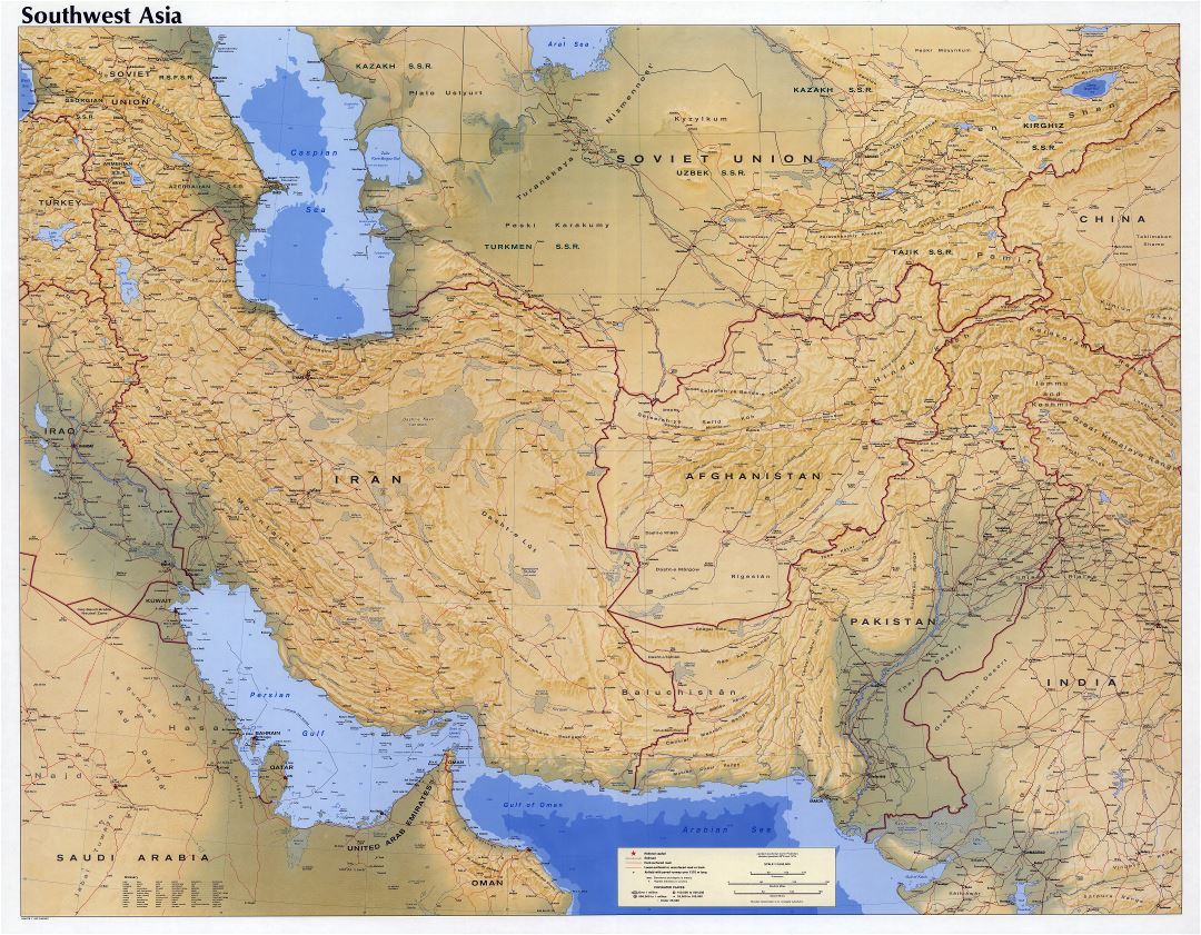 Mapa detallado gran escala del Sudoeste de Asia, con alivio, carreteras, ferrocarriles, aeropuertos y ciudades - 1980