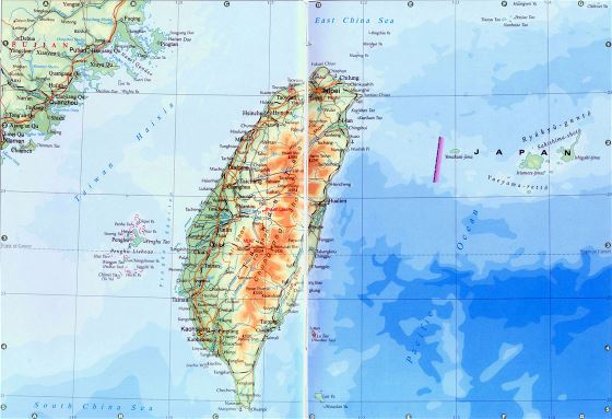 Detallado mapa de elevación de Taiwán con carreteras, ferrocarriles y ciudades
