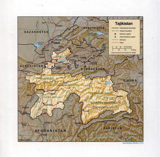 Grande detallado mapa político y administrativo de Tayikistán con relieve, carreteras, ferrocarriles y principales ciudades - 2001