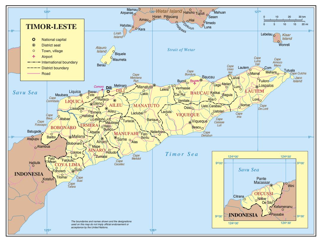 Grande detallado mapa político y administrativo de Timor Oriental con carreteras, ciudades y aeropuertos