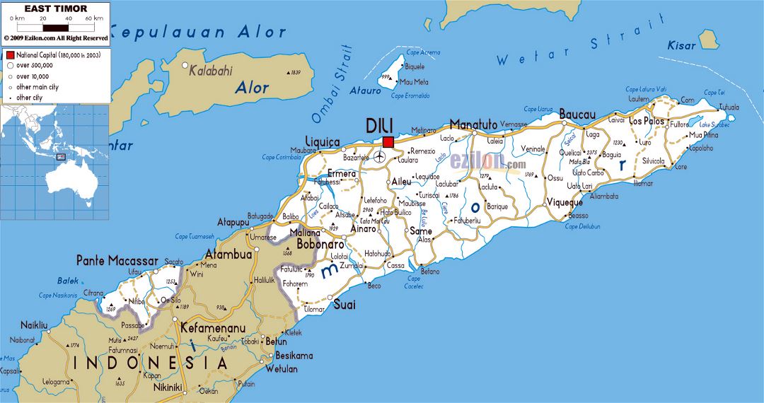 Grande mapa de carreteras de Timor Oriental con ciudades y aeropuertos