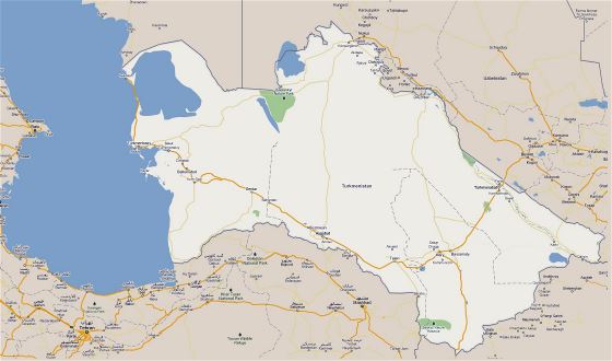 Grande mapa de carreteras de Turkmenistán con parques nacionales y ciudades
