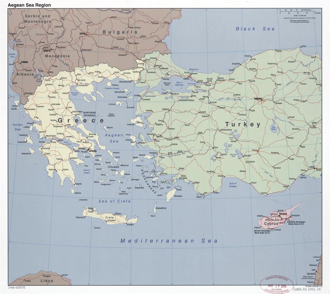 A gran escala mapa político de la región del mar Egeo con carreteras, ferrocarriles y principales ciudades - 2006
