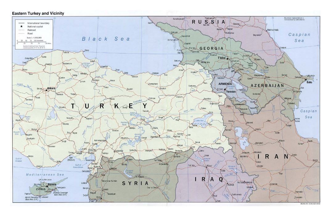 Grande mapa político del Turquía oriental y sus alrededores con carreteras, ferrocarriles y ciudades - 2002