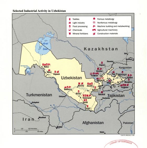 Grande detallado mapa de actividad industrial seleccionada de Uzbekistán - 1995