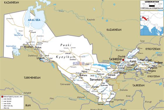 Grande mapa de carreteras de Uzbekistán con ciudades y aeropuertos