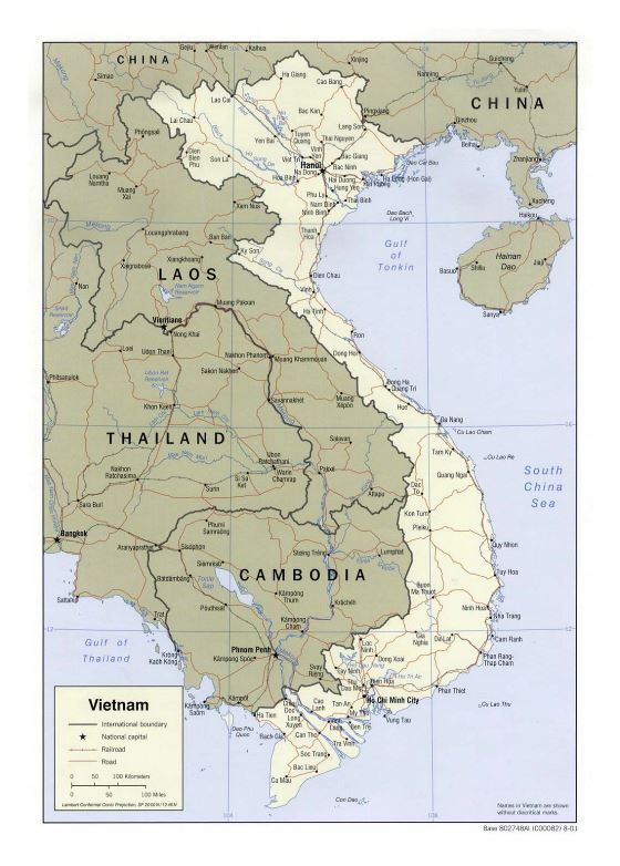 Detallado mapa político de Vietnam con carreteras, ferrocarriles y principales ciudades - 2001