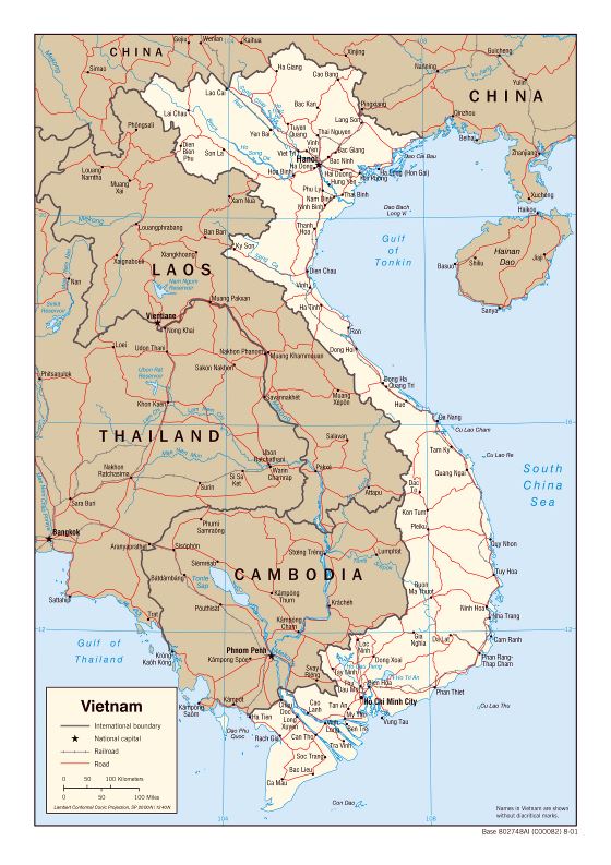 Grande mapa político de Vietnam con carreteras, ferrocarriles y principales ciudades - 2001