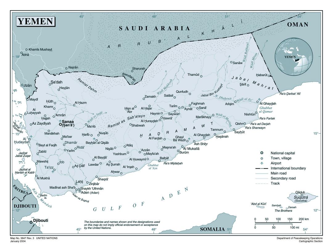 Grande detallado mapa político de Yemen con carreteras, ciudades y aeropuertos