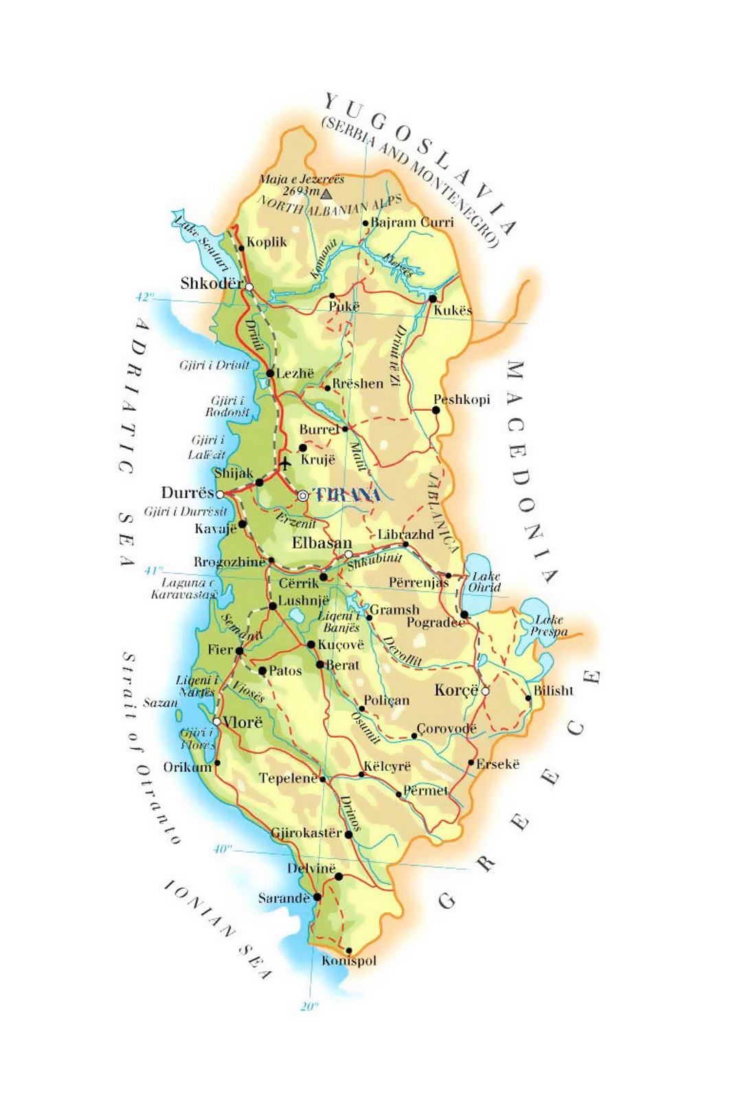 Mapa de elevación detallado de Albania con carreteras, ciudades y aeropuertos