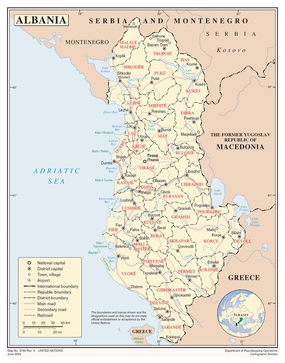 Mapa político y administrativo detallada grande de Albania con las carreteras principales, las principales ciudades y aeropuertos