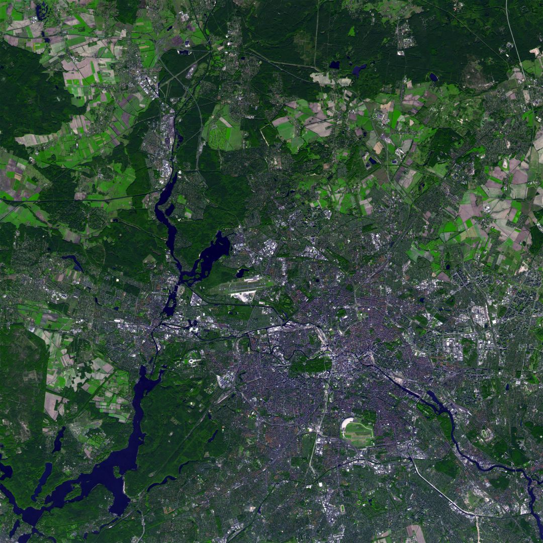 Ampliación de imagen por satélite detallada de Berlin - 2005