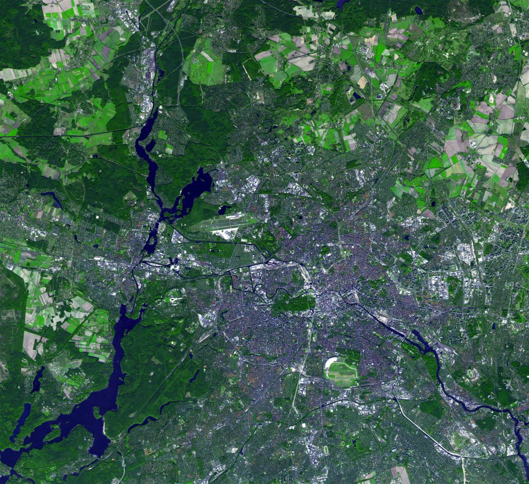 Mapa grande por satélite detallada de la ciudad de Berlín