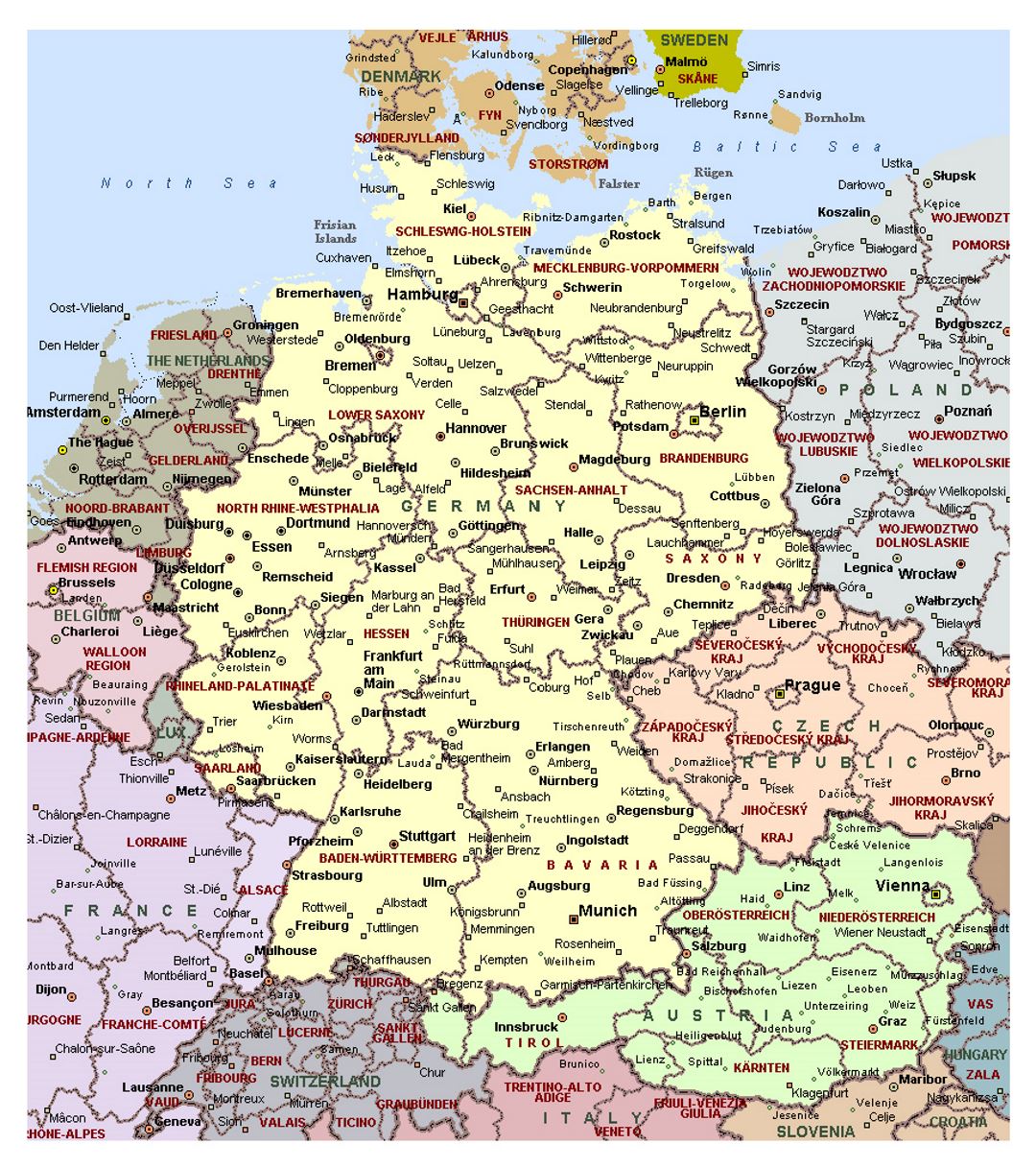 Mapa político detallado de Alemania con las divisiones administrativas y ciudades principales