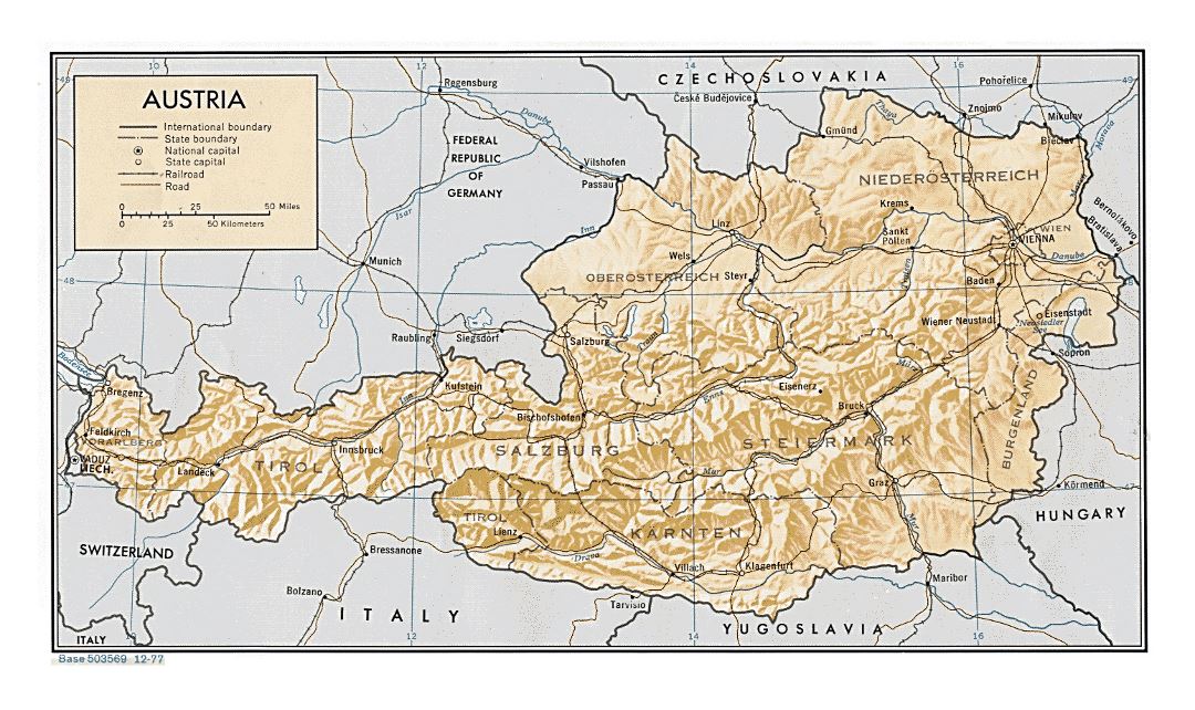 Mapa político y administrativo grande de Austria con alivio - 1977