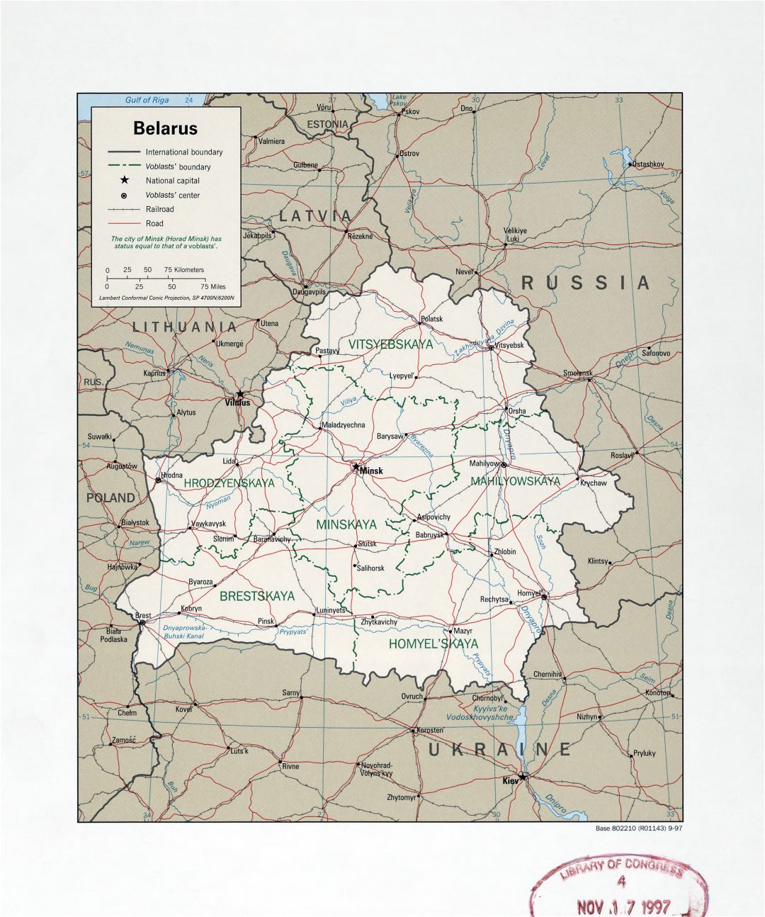 Gran detalle mapa político y administrativo de Belarús con las marcas de las grandes ciudades, carreteras y ferrocarriles - 1997