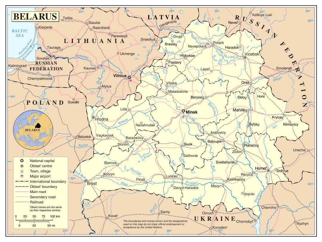 Mapa político y administrativo detallada grande de Bielorrusia con las carreteras, las principales ciudades y aeropuertos