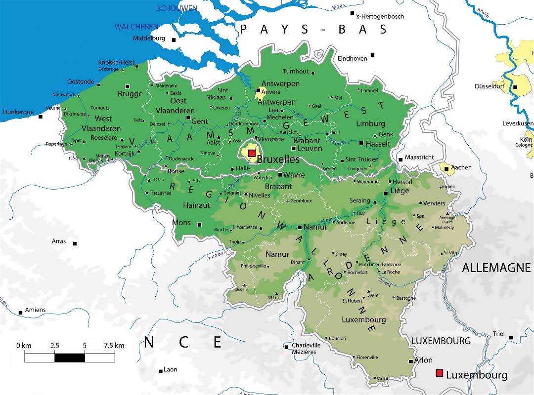 Mapa grande elevación detallada de Bélgica con las divisiones administrativas y ciudades principales