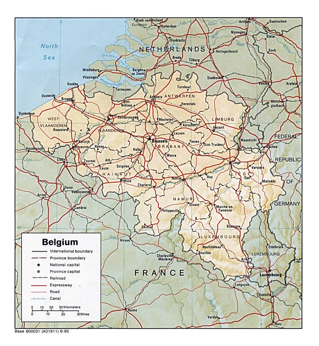 Mapa político y administrativo detallado de Bélgica con alivio, las carreteras y las principales ciudades - 1985