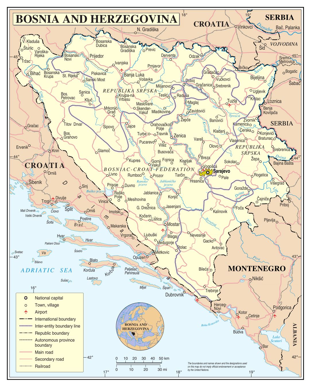 Mapa político y administrativo a gran escala de Bosnia y Herzegovina con carreteras, ciudades y aeropuertos
