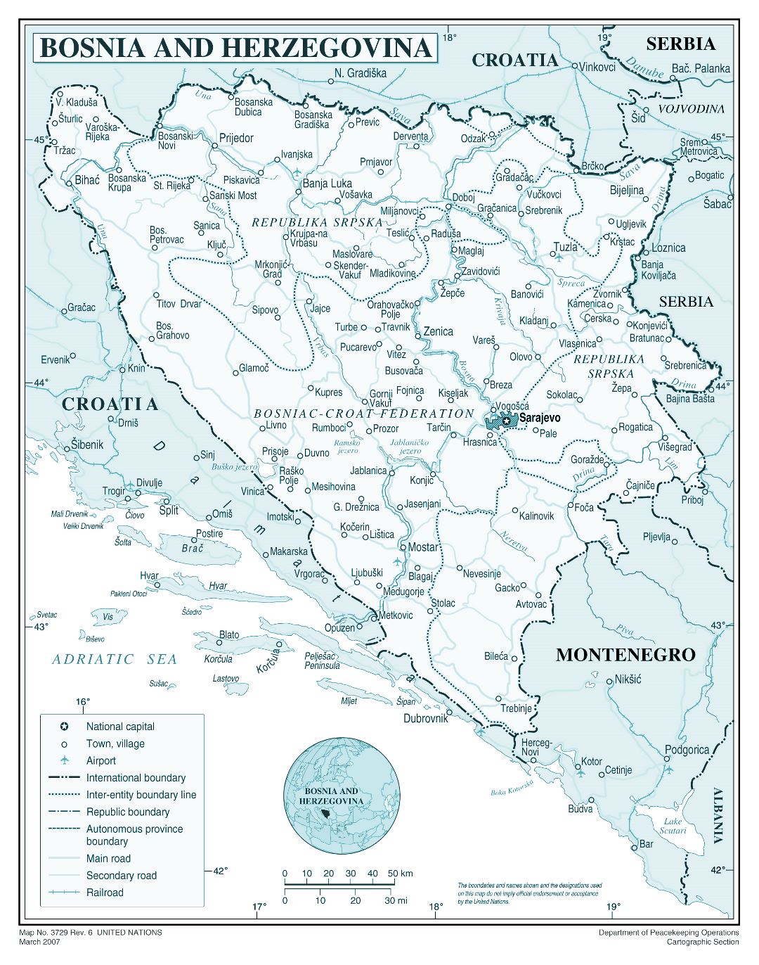Mapa político y administrativo detallada grande de Bosnia y Herzegovina con carreteras, ciudades y aeropuertos