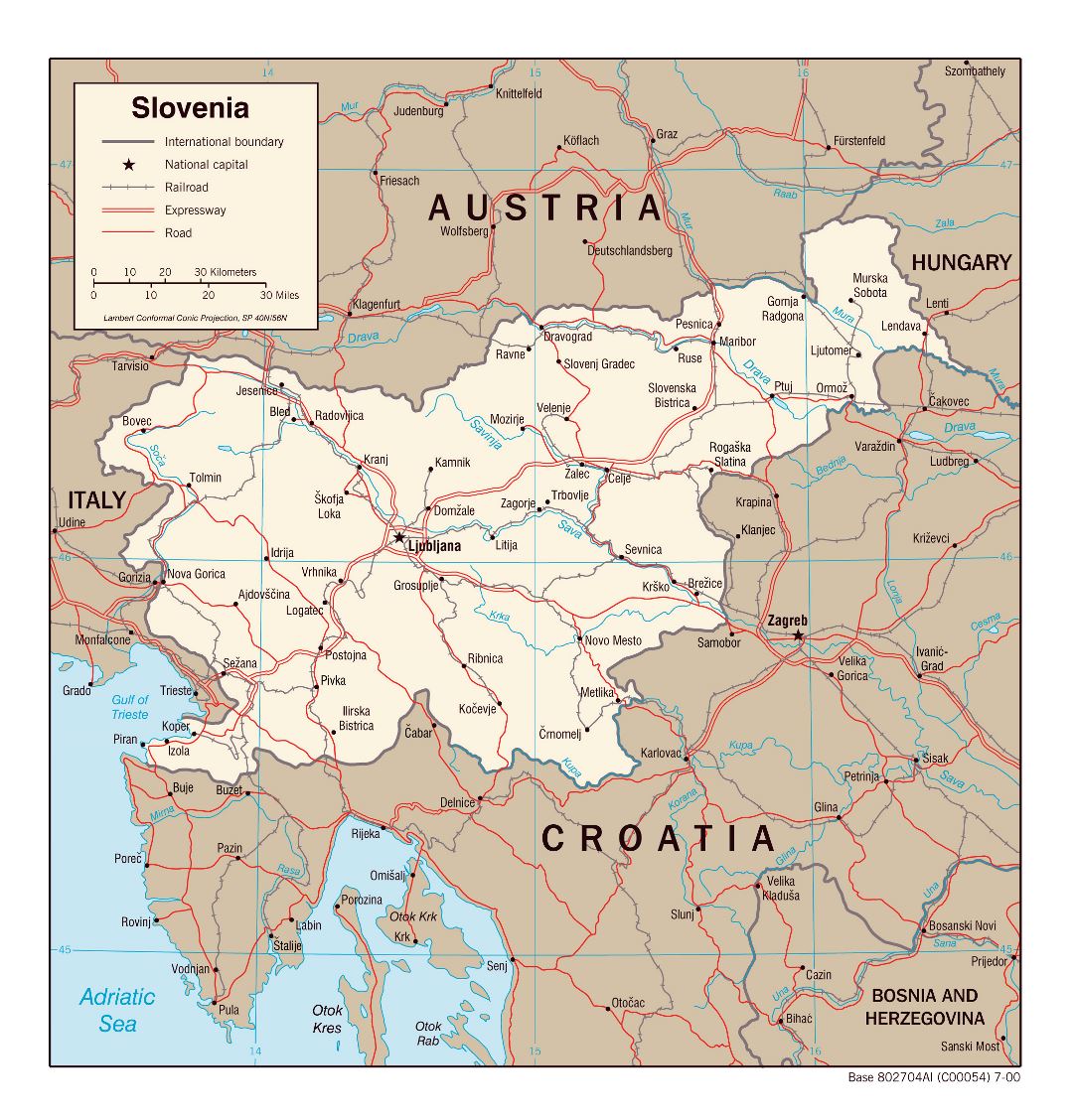 Grande detallado mapa político de Eslovenia con carreteras, ferrocarriles y ciudades principales - 2000