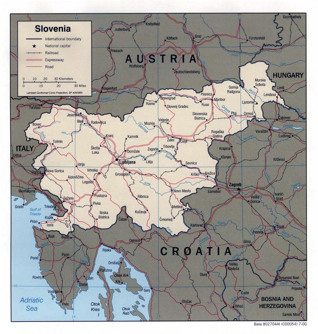 Grande mapa político de Eslovenia con carreteras, ferrocarriles y importantes ciudades - 2000