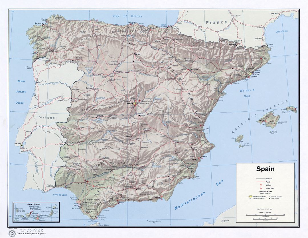 A gran escala mapa político de España con relieve, carreteras, ferrocarriles, ciudades, puertos marítimos y aeropuertos - 1974