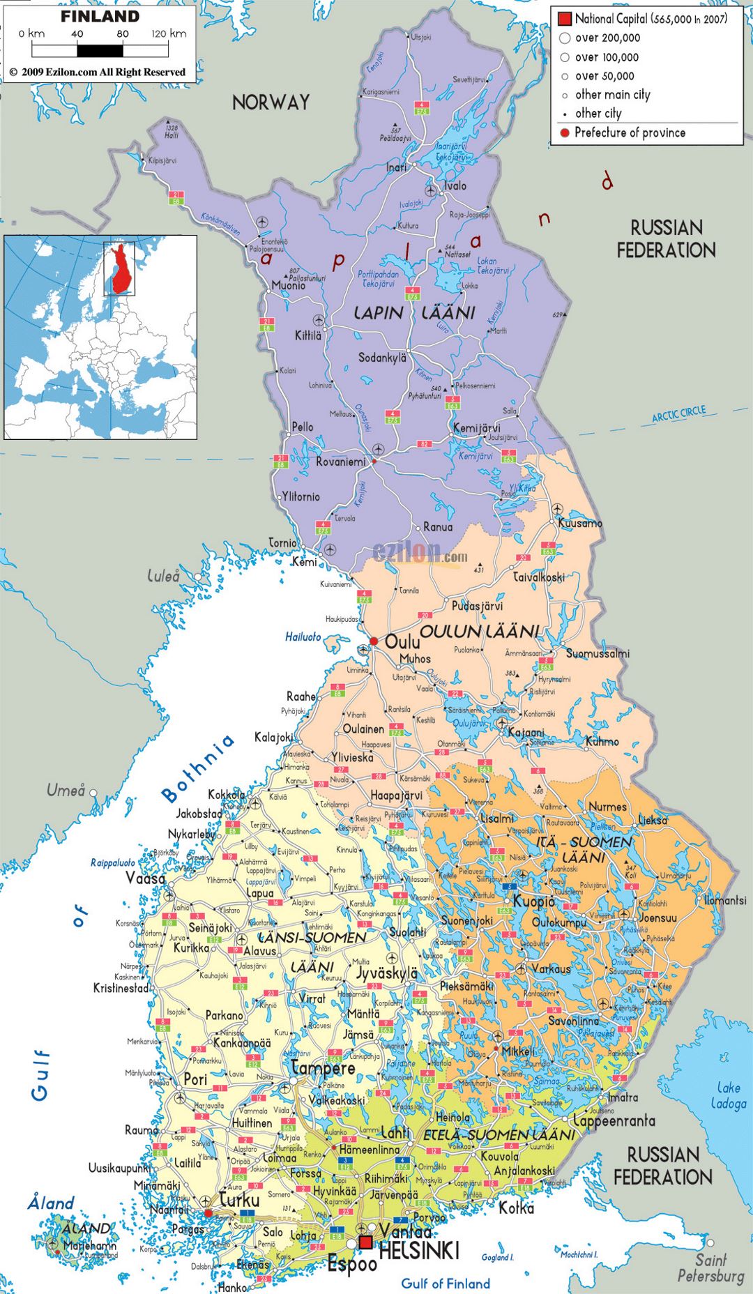 Mapa político y administrativo grande de Finlandia con carreteras, ciudades y aeropuertos