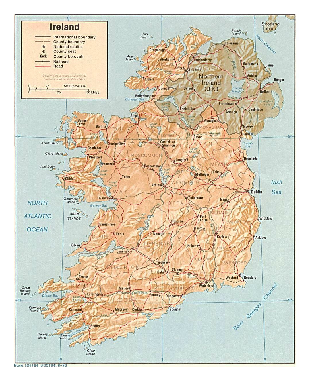 Mapa político y administrativo detallado de Irlanda con alivio, las carreteras y las principales ciudades - 1982