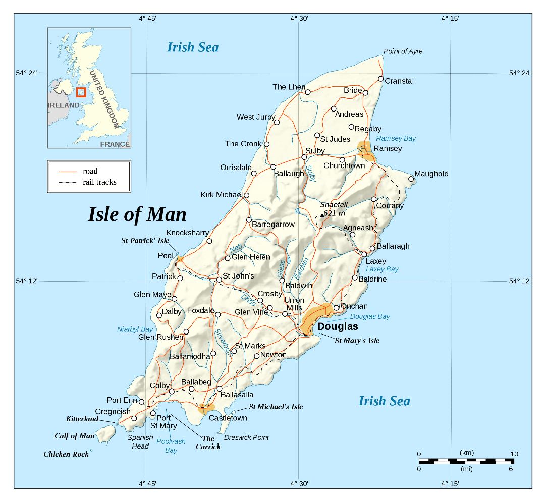 Gran mapa detallado de la Isla de Man con alivio, caminos y ciudades