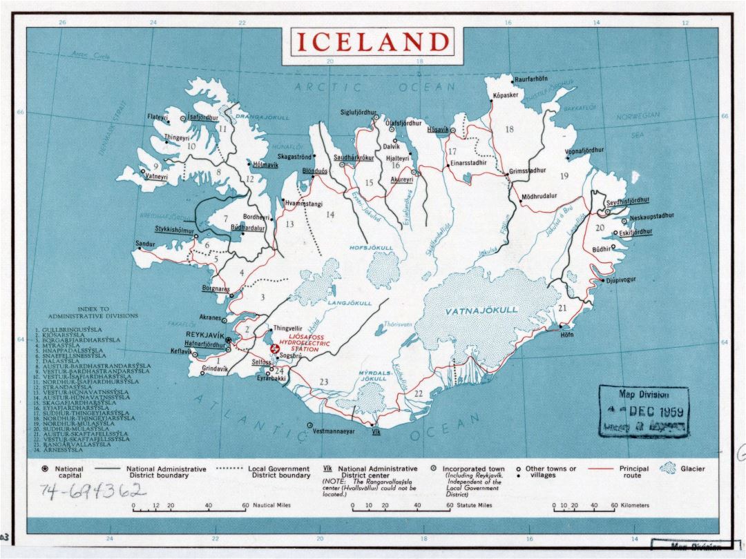 Gran detalle administrativas divisiones mapa de Islandia con caminos y ciudades - 1959
