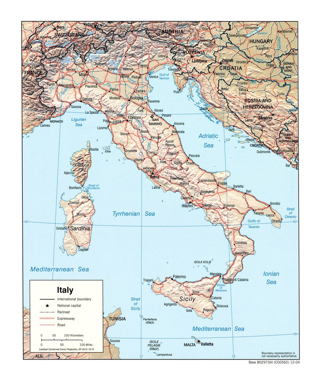 Grande mapa político de Italia, con alivio, carreteras, vías férreas y las principales ciudades - 2004