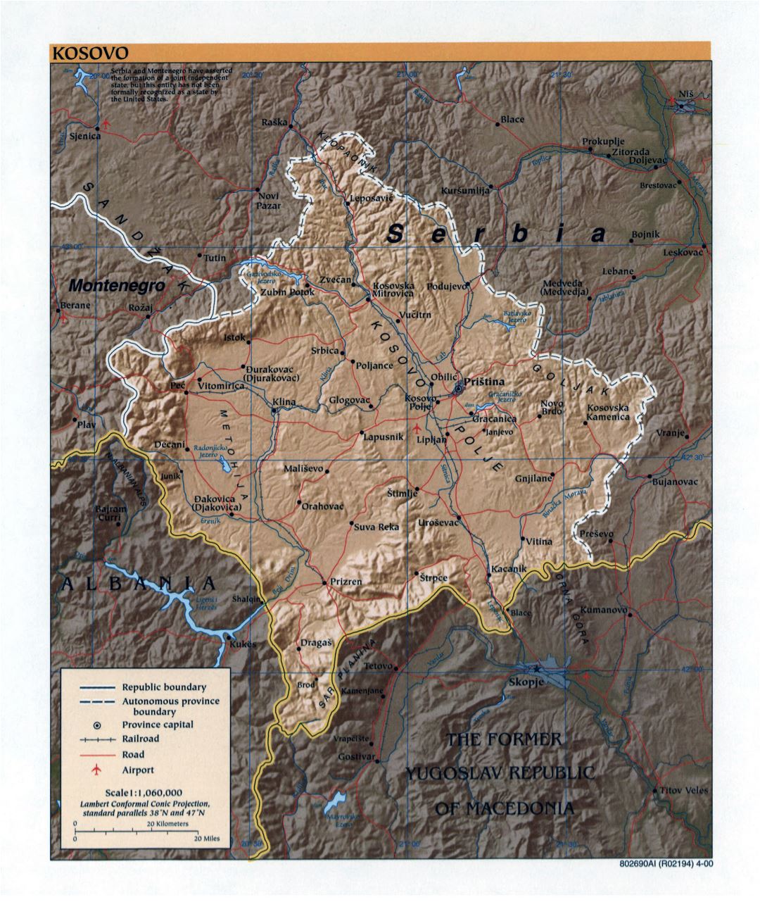 Grande detallada mapa política de Kosovo con alivio, carreteras, ferrocarriles, aeropuertos y las principales ciudades - 2000