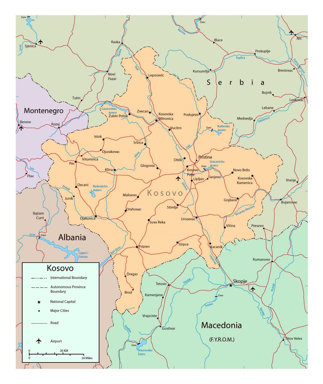 Mapa político detallado de Kosovo con carreteras, ciudades y aeropuertos