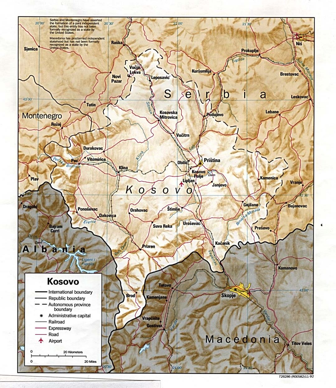 Mapa político detallado de Kosovo con relieve, carreteras, ferrocarriles, ciudades y aeropuertos - 1992