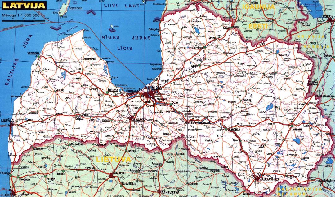 Grande hoja de ruta de Letonia con ciudades