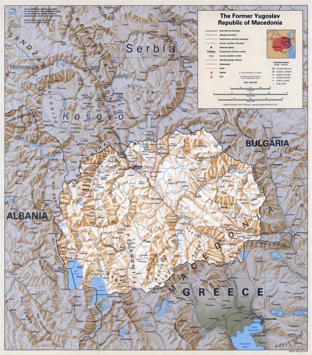 A gran escala mapa política de Macedonia con alivio, carreteras, ferrocarriles, aeropuertos y ciudades - 1994