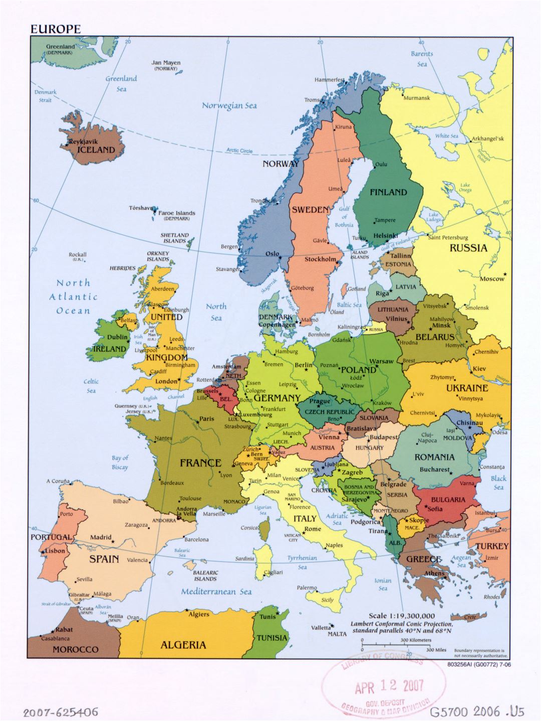 Mapa político grande de Europa, con las marcas de las capitales y principales ciudades - 2006