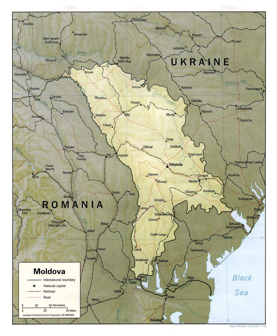 Detallado mapa político de Moldavia con alivio, carreteras, vías férreas y principales ciudades - 1993