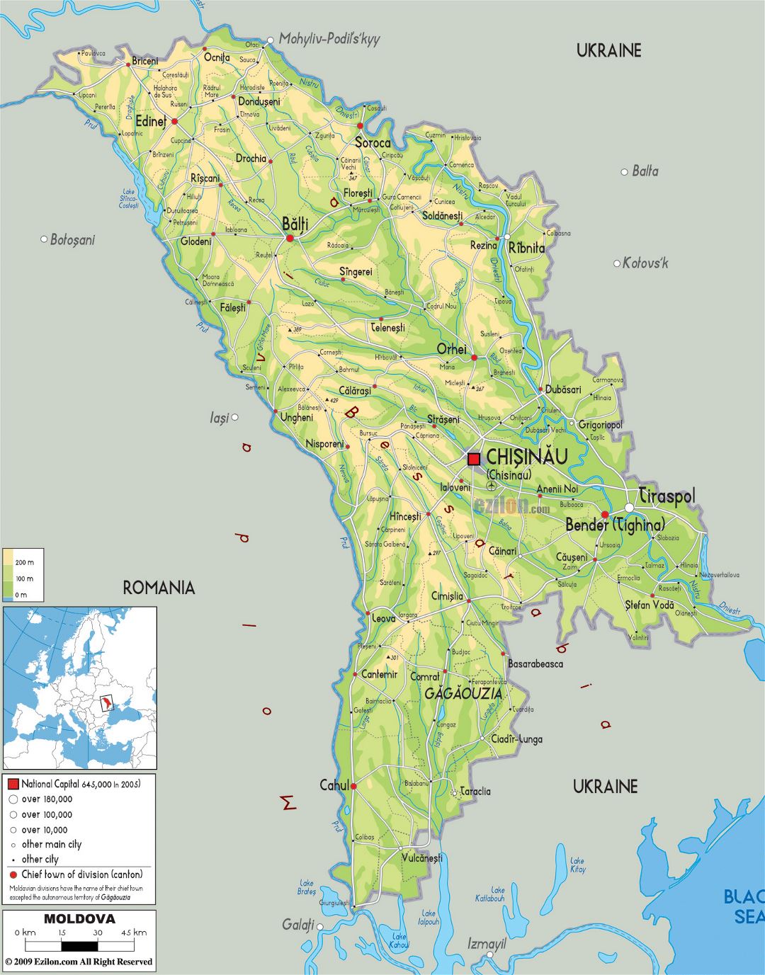 Grande mapa físico de Moldavia con carreteras, ciudades y aeropuertos