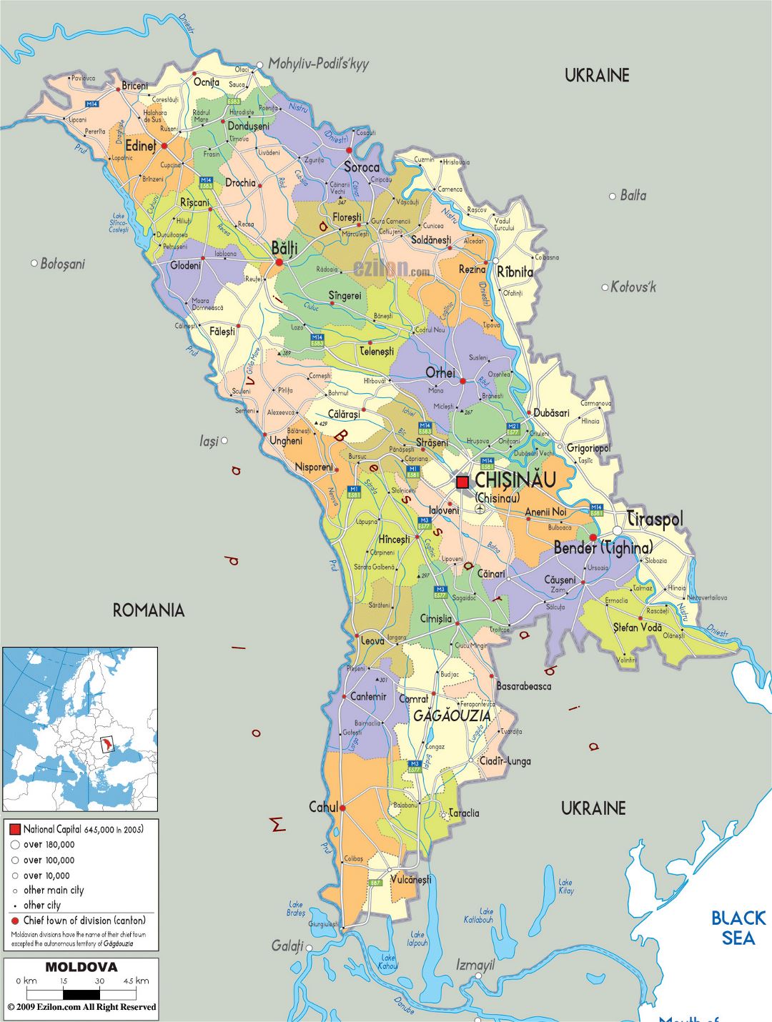 Grande mapa político y administrativo de Moldavia con carreteras, ciudades y aeropuertos