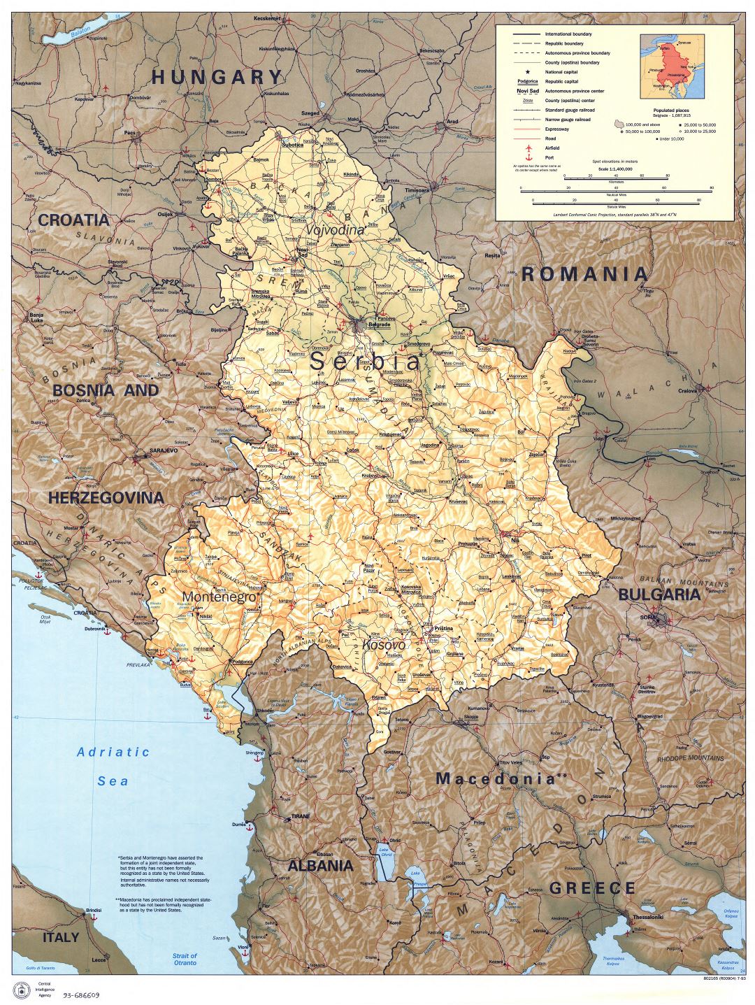 A gran escala mapa política de Serbia y Montenegro con alivio, carreteras, ferrocarriles, ciudades, aeropuertos y puertos marítimos - 1993