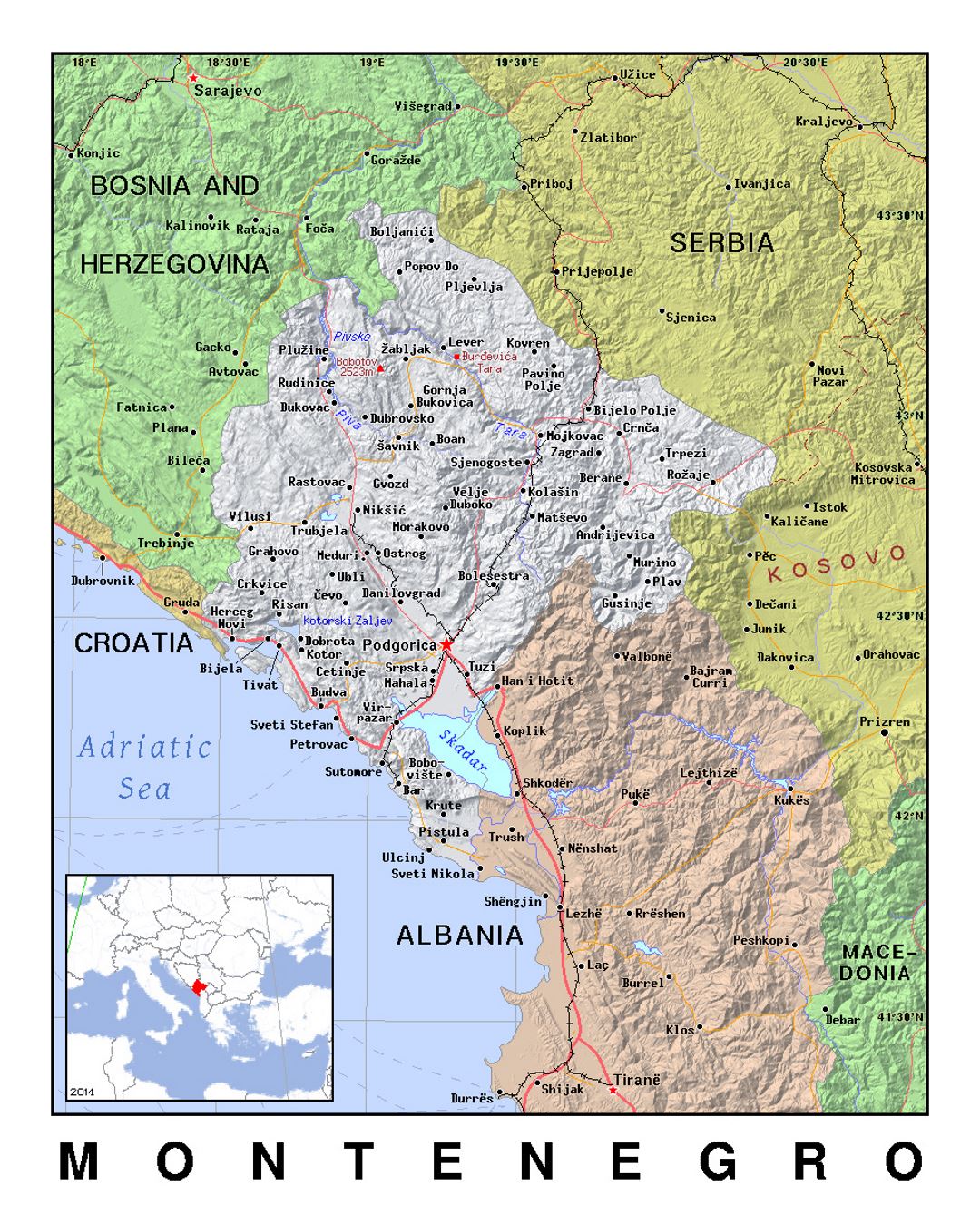 Detallado mapa político de Montenegro con alivio