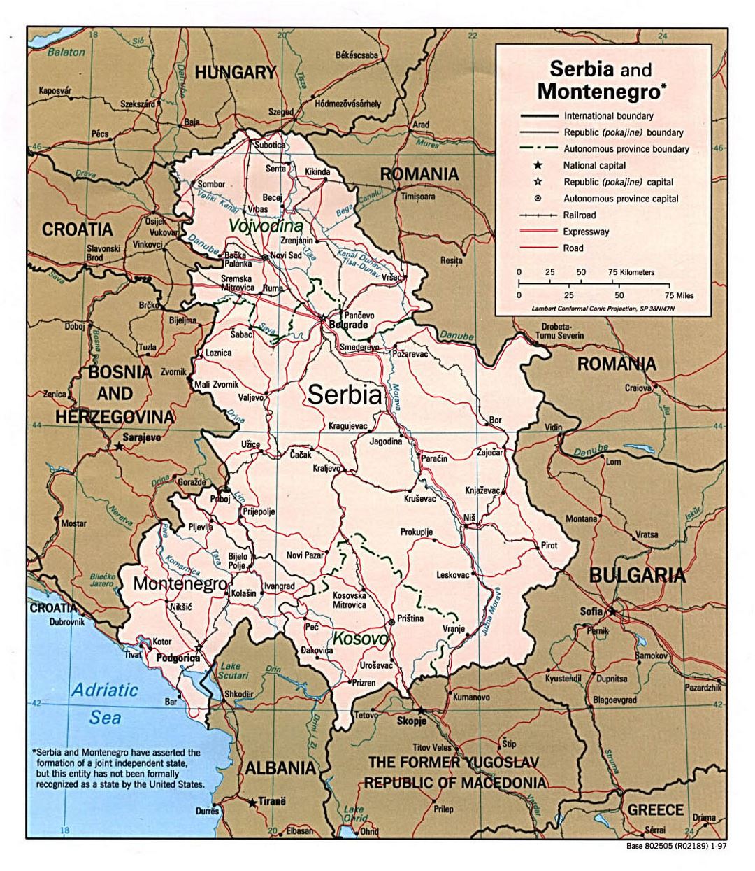Detallado mapa político de Serbia y Montenegro con carreteras, ferrocarriles y principales ciudades - 1997