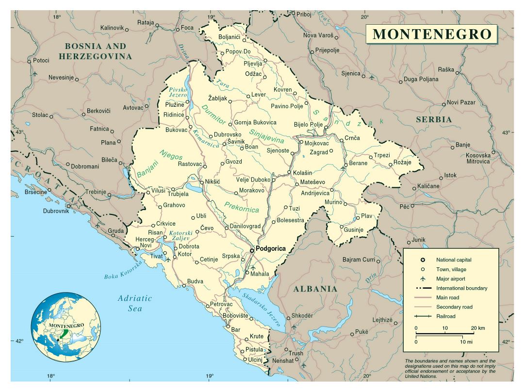 Grande detallado mapa política de Montenegro con ciudades